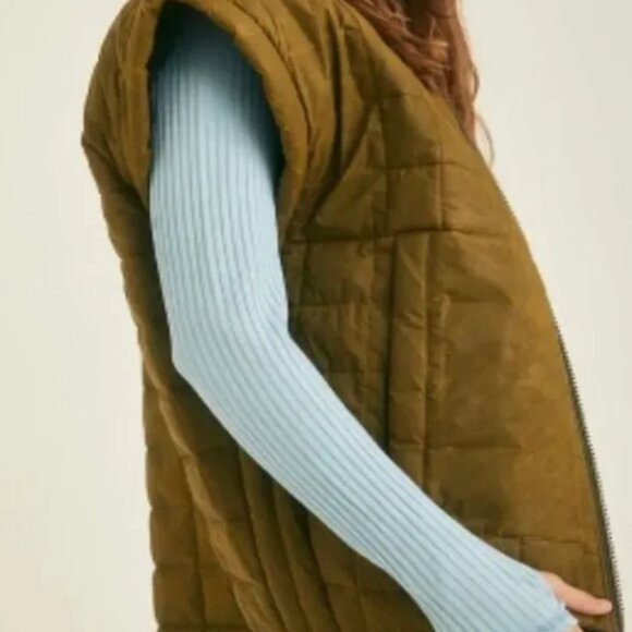*SOLD* Free People Movement Primaloft  Green With POW Quilted Vest Size Small - Picture 2 of 10